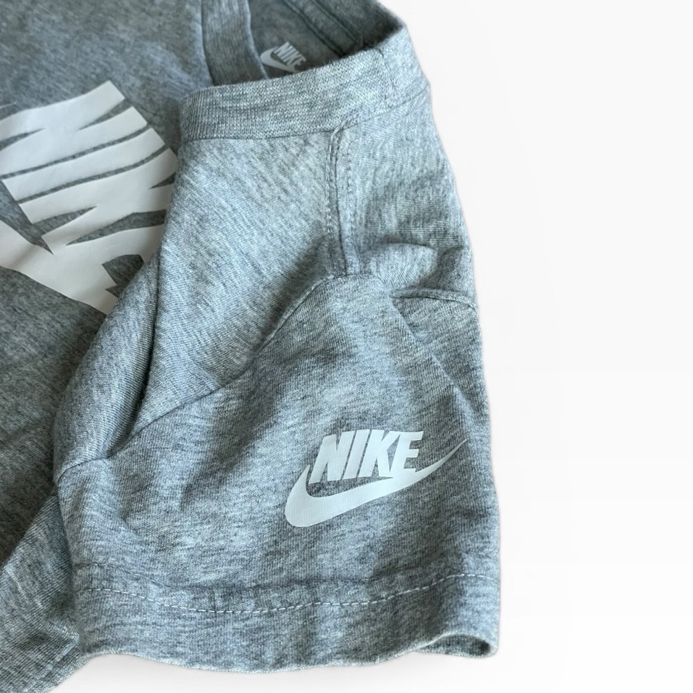 Nike toddler Blue Cargo Joggers and The Nike Tee in Gray Size: 2T - Picture 3 of 6